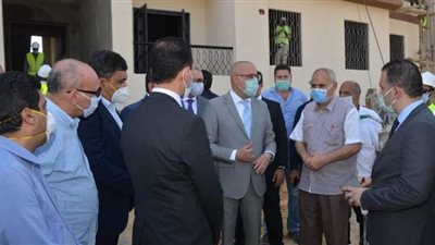 وزير الإسكان يتفقد مشروع إنشاء 104 عمارات بمدينة حدائق أكتوبر