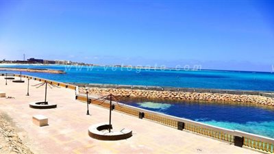 شواطئ بلا مصطافين.. 15 صورة ترصد خلو كورنيش مطروح من المواطنين