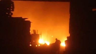 النيابة تعاين حريقا شب في مخازن خردة بالمعصرة