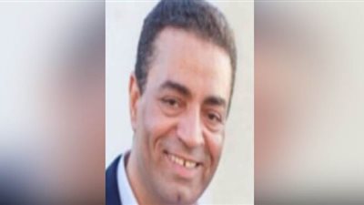 أستاذ فيزياء بجامعة المنيا يُسجل براءة اختراع عالمية في تقنية الليزر ونقل البيانات