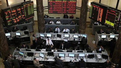 تباين مؤشرات البورصة بمنتصف التعاملات اليوم