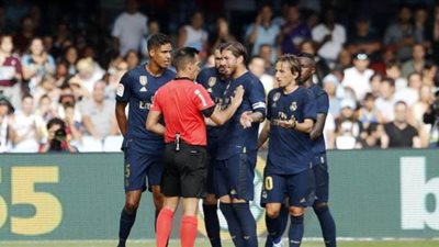 إصابة بكورونا بين حكام الليجا قبل انطلاق الدوري الإسباني