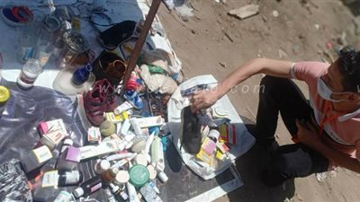 ضبط أدوية مجهولة المصدر قبل بيعها بزعم علاج فيروس لكورونا في المنصورة