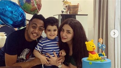 أوس أوس يحتفل بعيد ميلاد ابنه