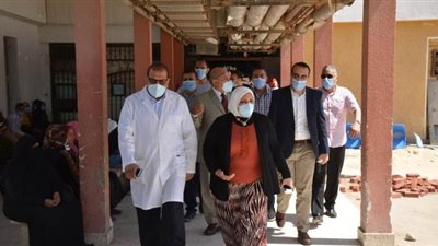 رئيس جامعة القناة يستقبل لجنة المرور الدوري على المستشفيات