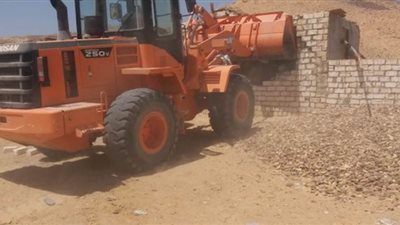 إزالة ٤ محاجر متعدية على الأراضى ضمن كردون مدينة الفيوم الجديدة