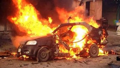 فحص سيارة انفجرت أمام قرية بالعياط لمعرفة السبب