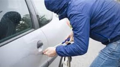 تجديد حبس 5 عاطلين كونوا تشكيلا عصابيا لسرقة السيارات بالهرم