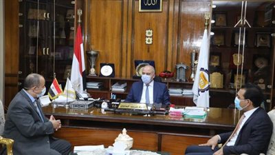 محافظ قنا يعتمد تنسيق القبول بالثانوية والفنية ويعلن موعد التقدم | صور