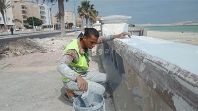 رئيس مدينة مرسى مطروح يتفقد تجهيز الشواطئ استعدادا لبدء موسم الصيف | صور