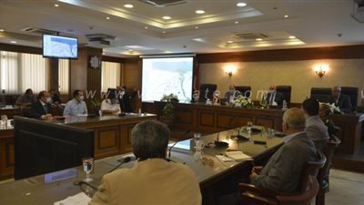 إجراءات استثنائية بالجيزة لاستقبال ماراثون الثانوية العامة.. 14 طالبا فقط بكل لجنة.. وتوفير كبائن تعقيم وكمامات ومطهرات