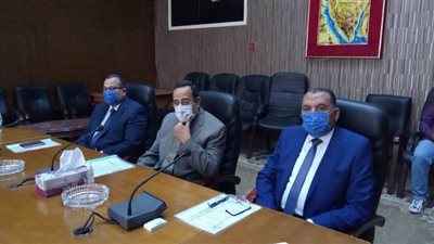 محافظ شمال سيناء يناقش الاستعداد لامتحانات الثانوية الأزهرية | صور
