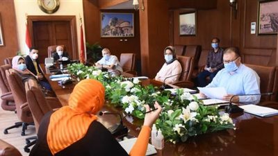 محافظ بورسعيد يناقش الخطة الاستثمارية للعام المالي 2020/2021 | صور