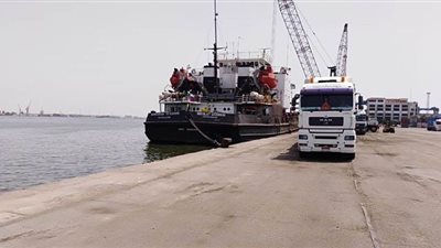 موانئ بورسعيد: شحن 3000 طن أسمنت وتداول 25 سفينة | صور