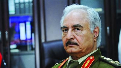 بعد شائعات الإخوان.. حفتر يبحث مع السفير الألماني بليبيا 