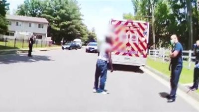 حوادث العنصرية تتكرر.. أمريكي من أصل إفريقي يصرخ 