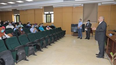 محاضرات عن الإدارة المحلية لشباب مبادرة 