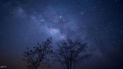 علماء يرصدون إشارات غامضة لانفجارات إشعاعية قادمة من الفضاء