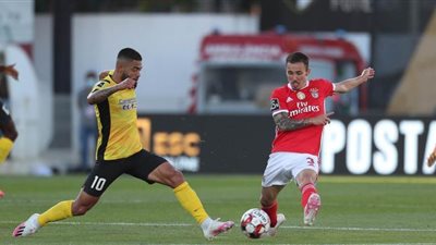 بنفيكا يفرط في صدارة الدوري البرتغالي بتعادل مع بورتيمونينسي 2/2