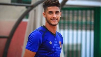 شاهد.. إعلان نجم الأهلي الجديد لأحد الهواتف