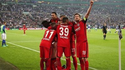 ملخص مباراة فوز بايرن ميونخ على آينتراخت فرانكفورت وتأهله لنهائي كأس ألمانيا | فيديو