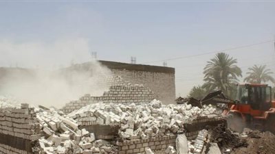 إزالة 73 حالة تعد بالبناء على الأراضي الزراعية وأملاك الدولة بالمنيا