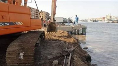 محافظ دمياط تشن حملة مكبرة لرفع التعديات على نهر النيل | صور