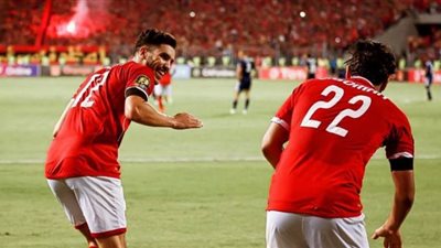 نجيب وصالح جمعة وحمدي فتحي يهنئون أزارو بعيد ميلاده | صور