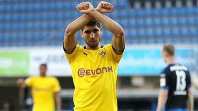 بوروسيا دورتموند يلوح باستمرار أشرف حكيمي