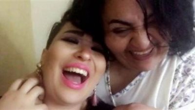 رسائل جنسية وتحويلات نقدية لممارسة الدعارة.. النيابة تنتهي من فحص هاتف 