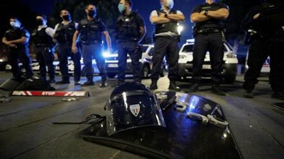 شرطة فرنسا تتظاهر ضد قيود حكومية تقلص دورها