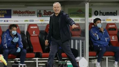 فرايبورج يعلن تمديد عقد مدربه كريستيان ستريتش