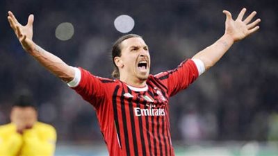 تضامن لاعبي ميلان مع إبراهيموفيتش في خلافه ضد الإدارة