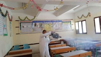 حملات لرفع تجمعات القمامة واستمرار لجان المرور على المصانع والمدارس بالمنوفية