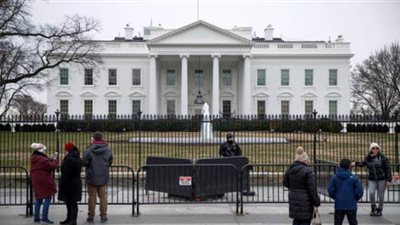 البيت الأبيض ينفي تفشي موجة ثانية من كورونا