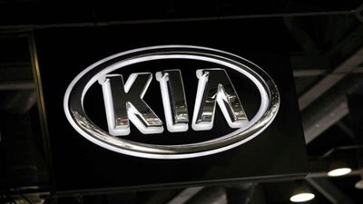 كيا تعيد غلق مصنعين في كوريا بعد إصابة عاملين كورونا