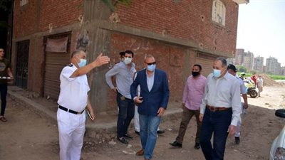 محافظ القليوبية يتابع إزالة المباني المخالفة بدون ترخيص في بنها