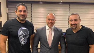 تامر مرسي يتعاقد مع السقا وأمير كرارة على 