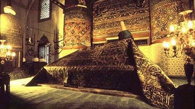 النشرة العربية.. استمرار تظاهر الحوثيين في اليمن.. السعودية تنفي خبر نقل 