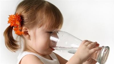 بالماء..احمى طفلك من خطر الجفاف