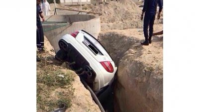 مرسيدس C63 تتعرض لحادث غريب في الكويت