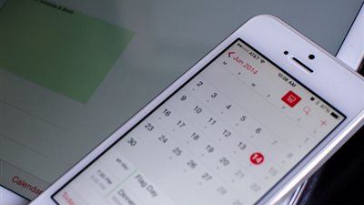 بالصور.. اعرف كيفية الوصول إلى العرض الشهري والقائمة معًا بتطبيق التقويم