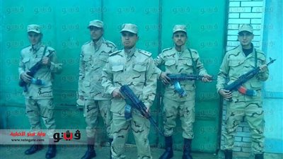 تواجد أمني مكثف أمام لجان الاستفتاء بدمياط