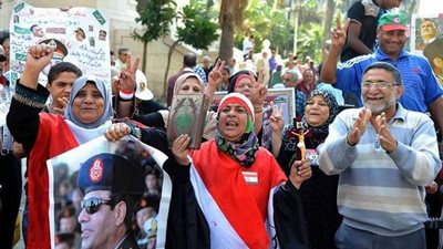 «الزغاريد» و«تسلم الأيادي» أولى مظاهر احتفال سيدات البساتين بالاستفتاء