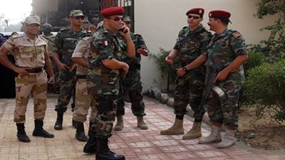 انتشار مكثف لقوات الجيش أمام مراكز الاستفتاء بالسويس