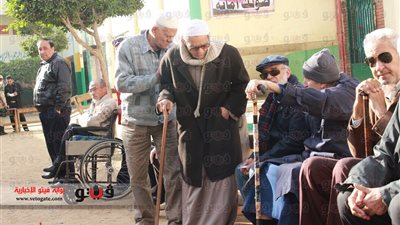 بالفيديو والصور.. إقبال كبير للمواطنين على لجان الاستفتاء بمدينة نصر