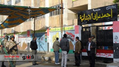 بالصور.. إجراءات أمنية مشددة أمام لجان الاستفتاء بشمال سيناء