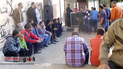 عمال كريستال عصفور المفصولون يقتحمون مصنع شبرا الخيمة