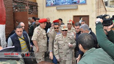 بالفيديو والصور.. «السيسي» يتفقد لجان الاستفتاء بمصر الجديدة