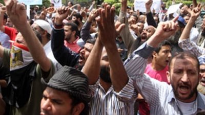 وقفة لتأييد السيسى أمام المكتبة المركزية بجامعة القاهرة